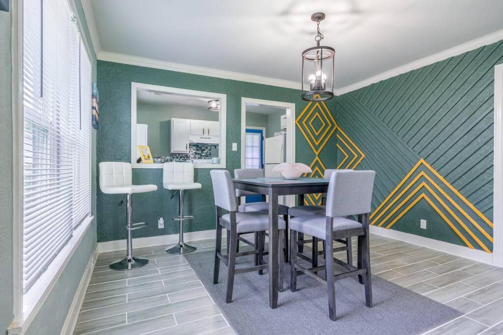 Mika Springs Beach Inspired Home! Memphis Exterior photo